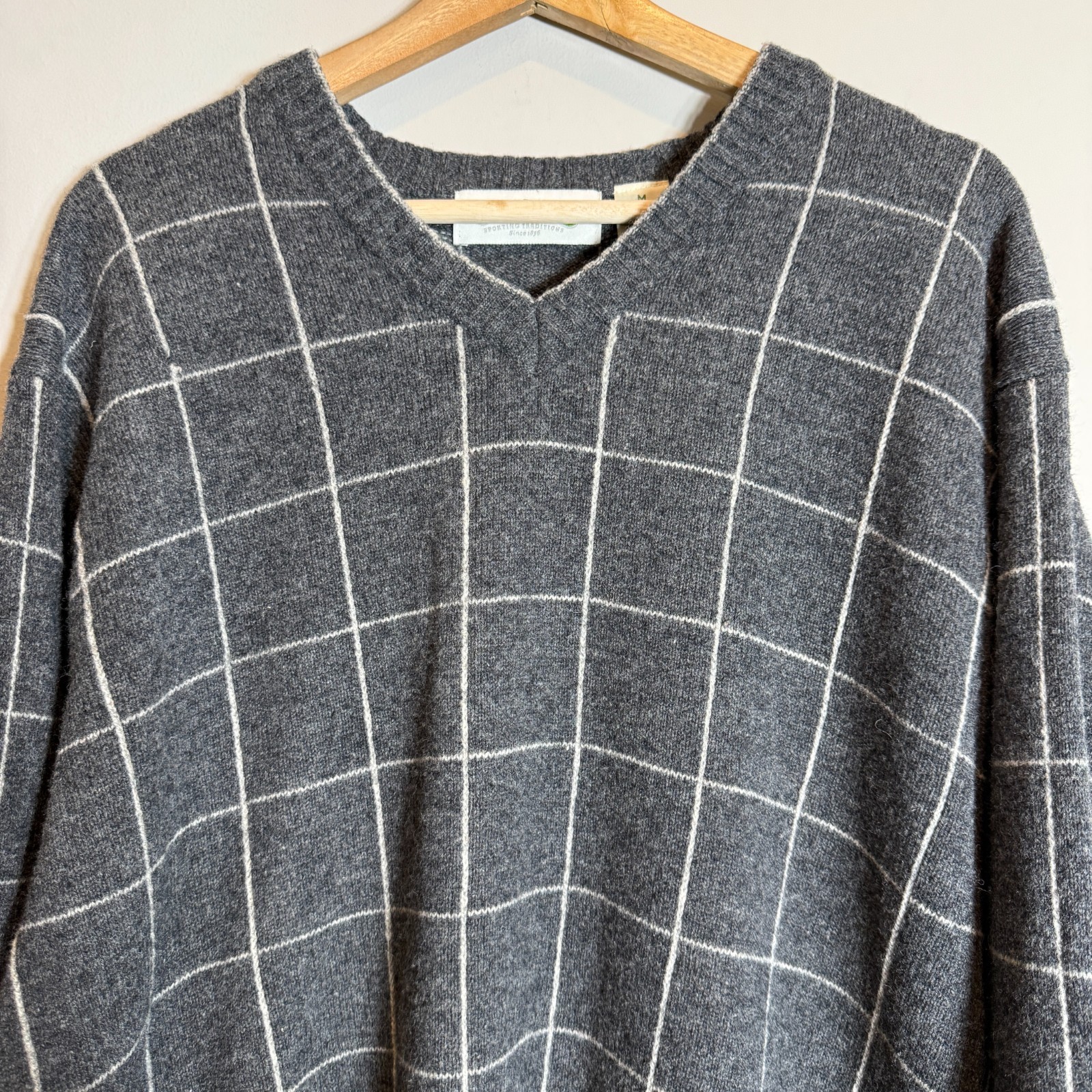 Orvis 100% Wool Windowpane V-Neck Knit Sweater Pullover Men’s Medium Gray NWOT