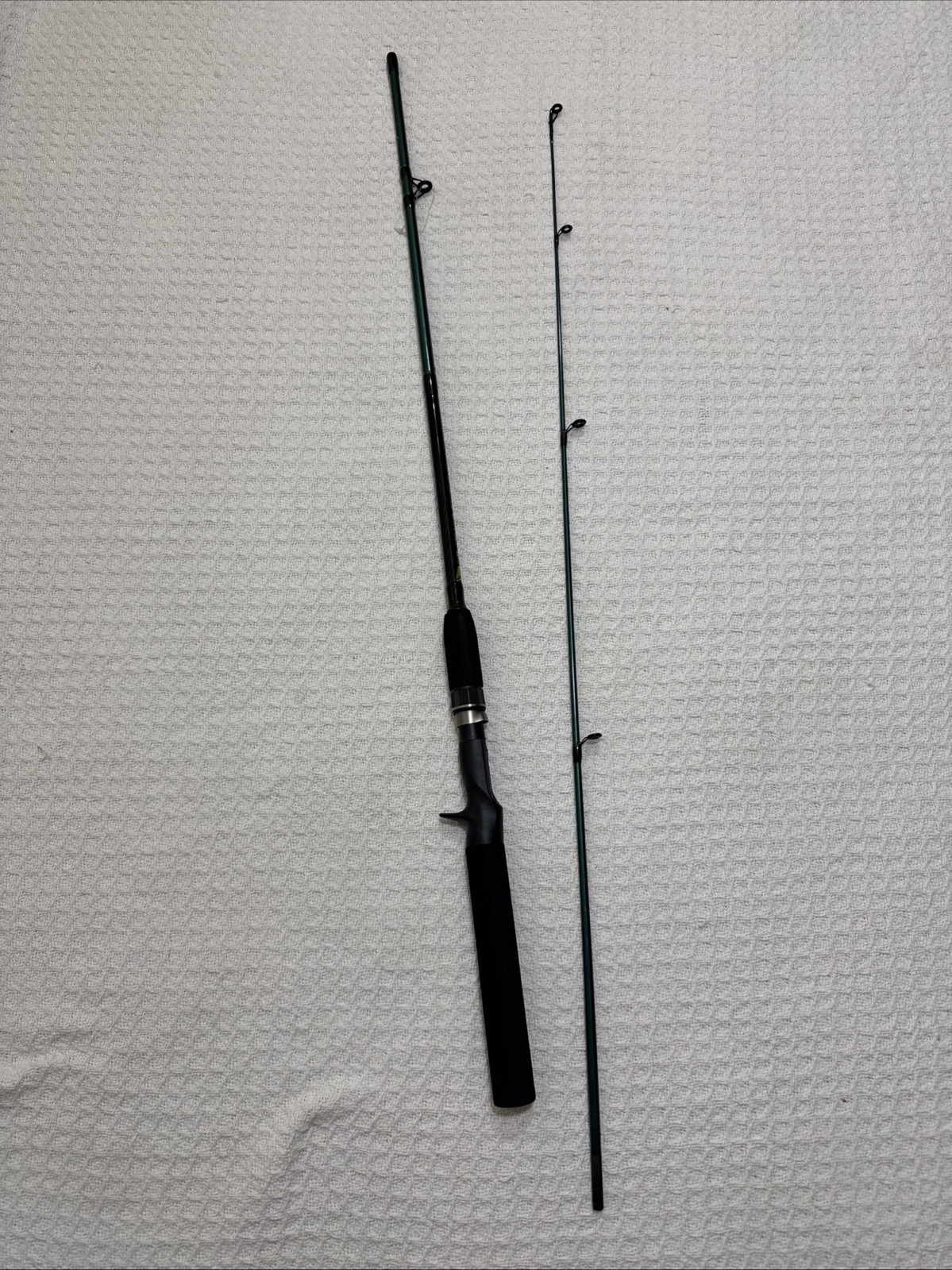 South Bend Elan FC F6’ Medium Action Two-piece Spinning Fishing Rod 6-14 lb Test