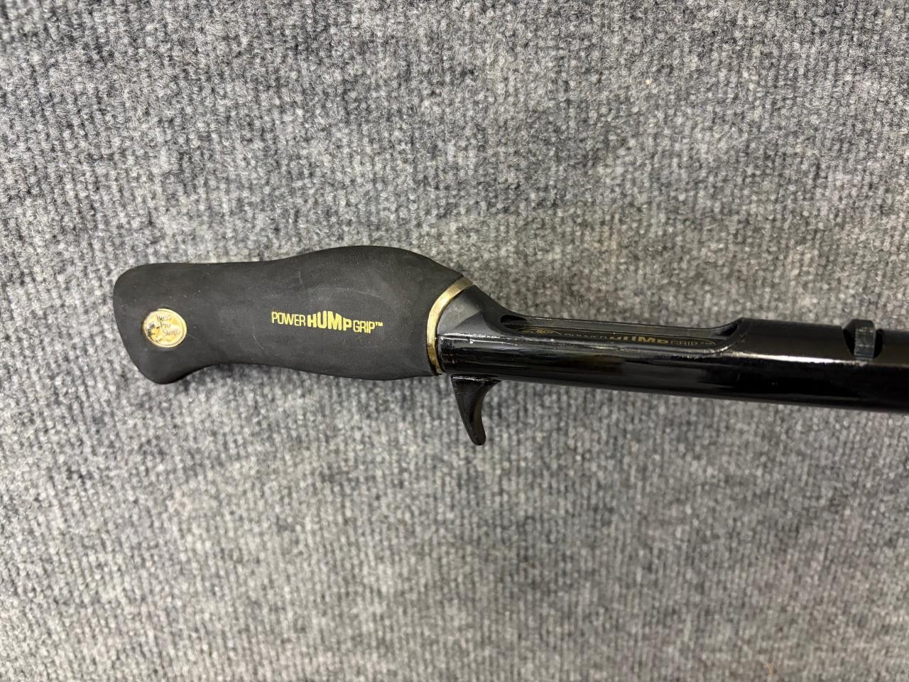 Bass Pro Shop Power Stick Hump Grip IM-6 Graphite PS56H 5’6” Hvy Act Casting Rod
