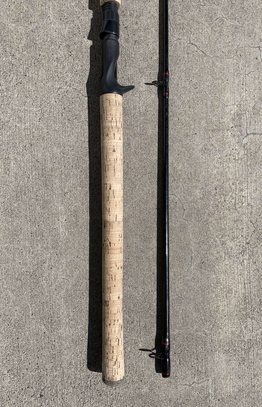 Cabela’s IM6 Pro-Guide Medium Action 9’ Cork Handle PGC905-2 Casting Rod – NICE