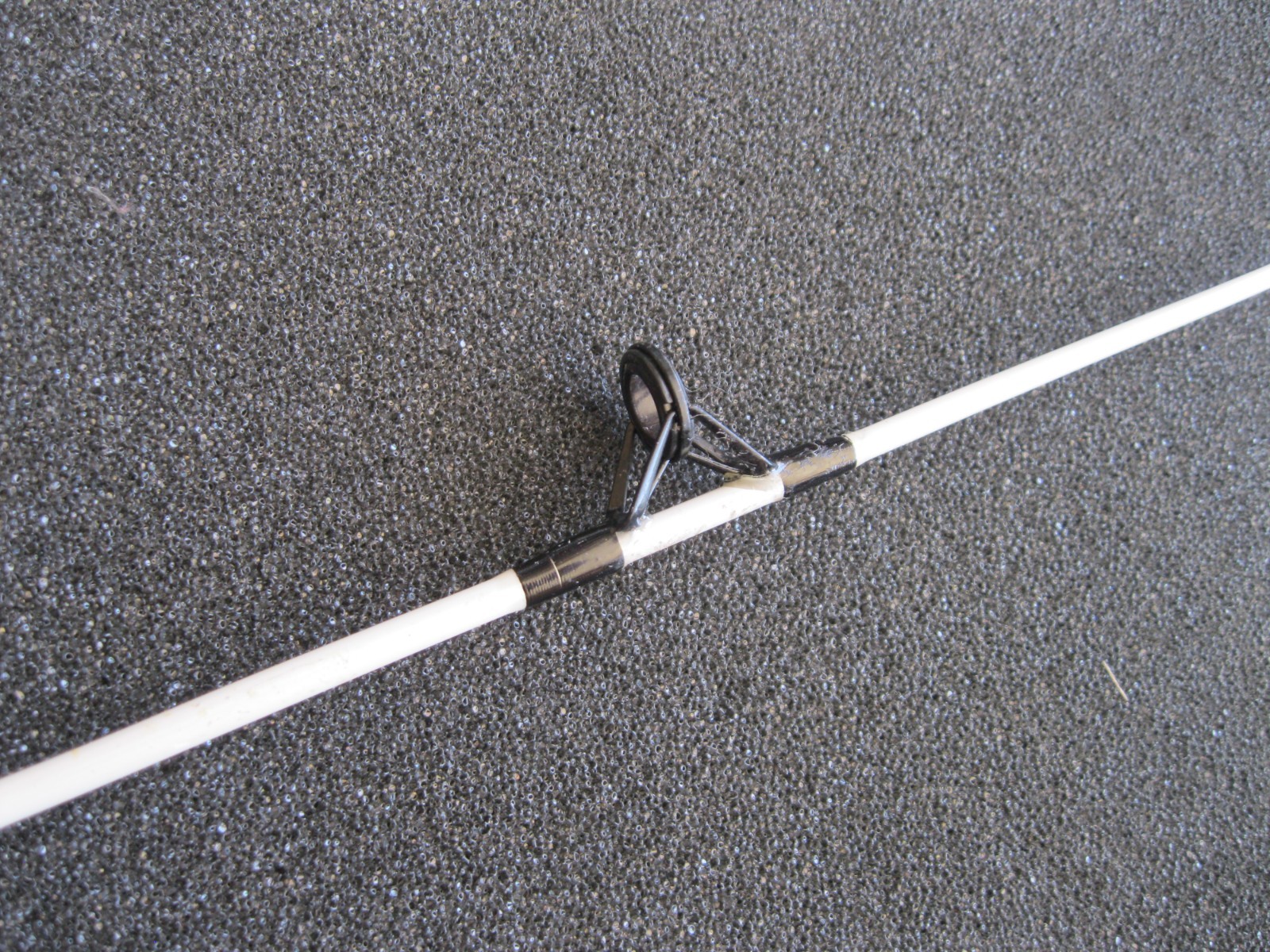Vintage Ready2Fish SP-702/MHS, 7-foot, 2-piece spinning rod