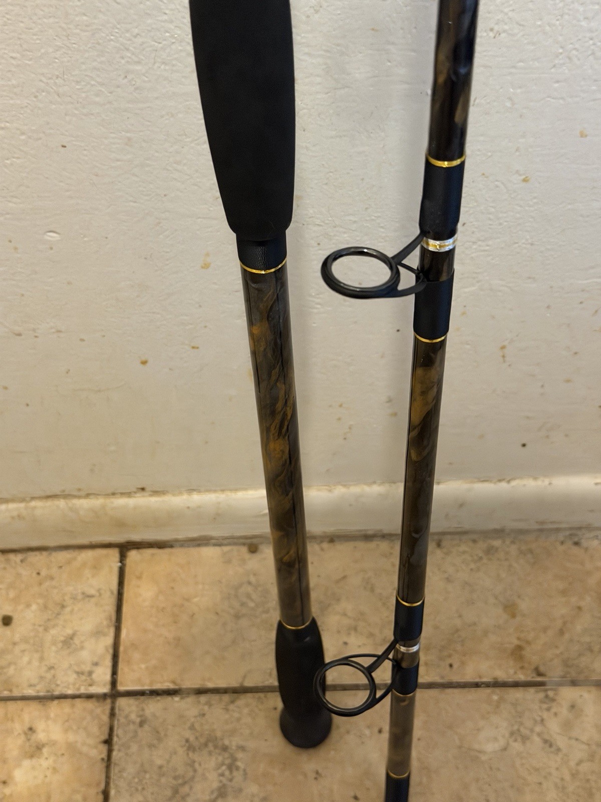 CUSTOM SURF PIER OR JETTY ROD 10 FT 20-40 LB BLACK SILVER AND GOLD NEW