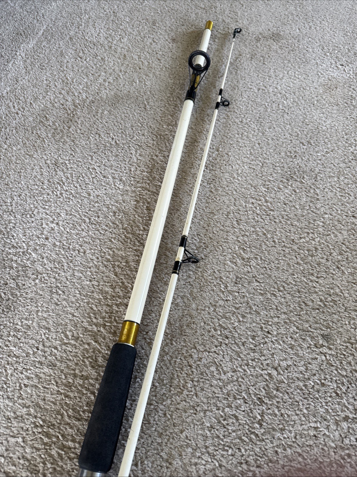HURRICANE MODEL HC-576 8’ 2 PC MEDIUM HEAVY ACTION SPINNING ROD 12-20 LB TEST