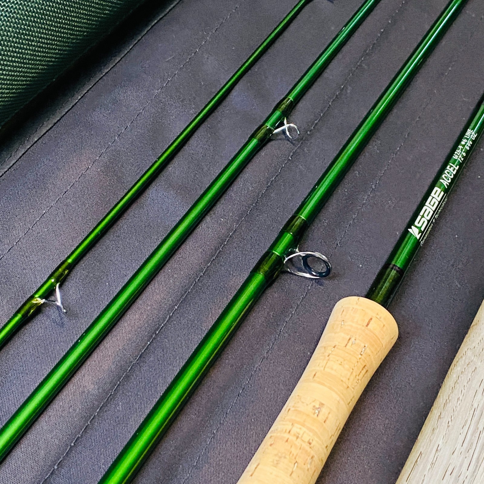[Beautiful] Sage Accel 6126-4 6WT 12’6″ Fly fishing rod w/Tube Socks