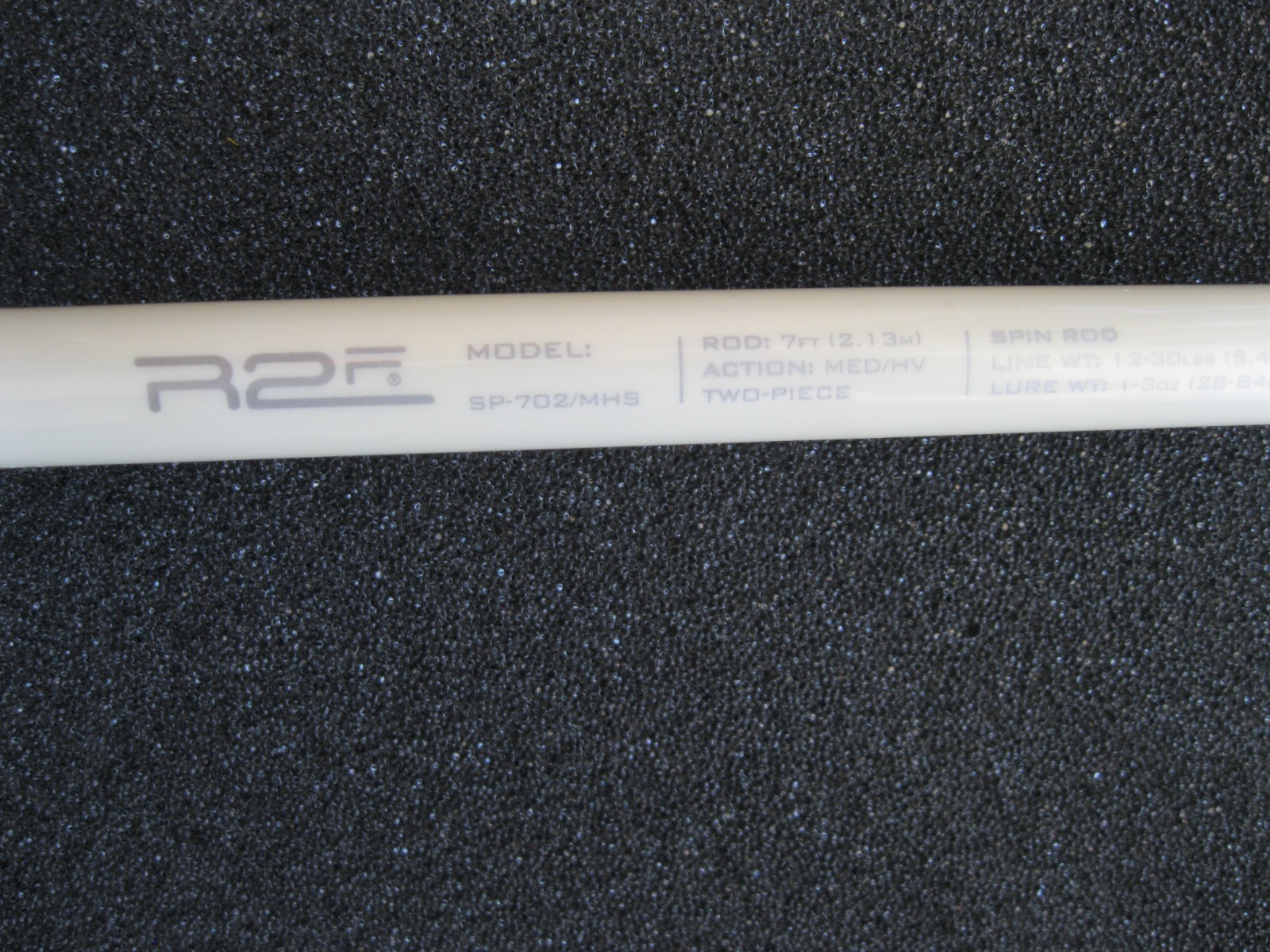 Vintage Ready2Fish SP-702/MHS, 7-foot, 2-piece spinning rod