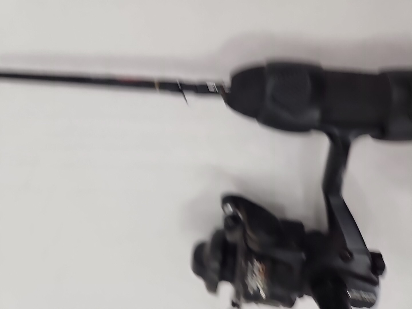 Berekley CE Ice Fishing Rod 30″ Medium Action 4-10 lb w/ Quantum Reel