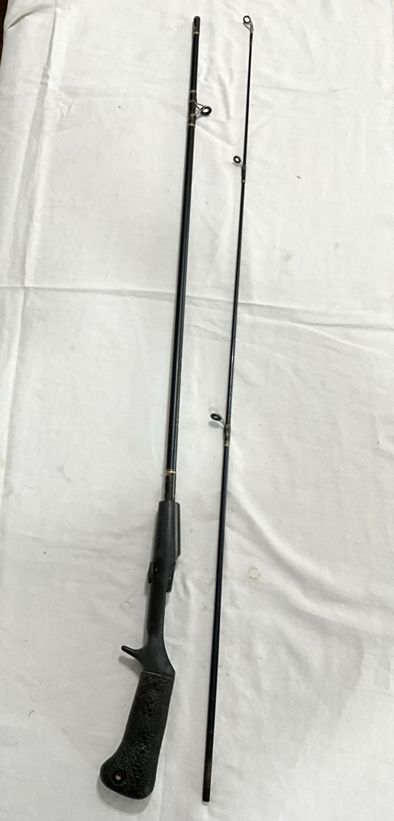 SHAKESPEARE PRO-AM SC 2056 5’6″ LIGHT ACTION 4-8 LB LINE 2 PIECE FISHING ROD