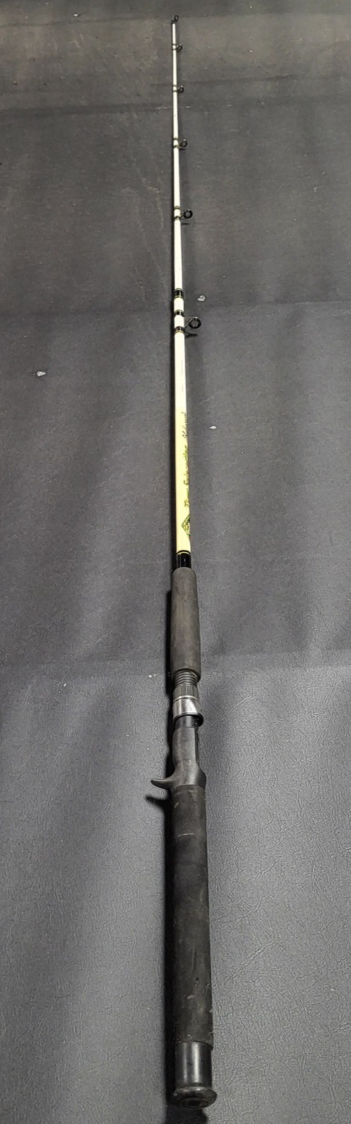 Shakespeare Tiger Bait Casting Rod 6’6″ TSC662MH, Medium Heavy, 2 Piece, EX Cond