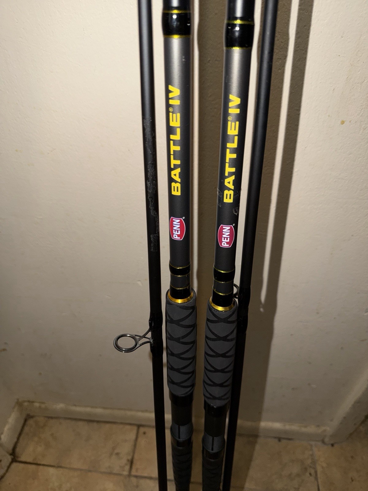 PENN BATTLE IV SURF SPINNING RODS BTLIV2040S102H 2 PC 1-5 OZ LURE WT PAIR
