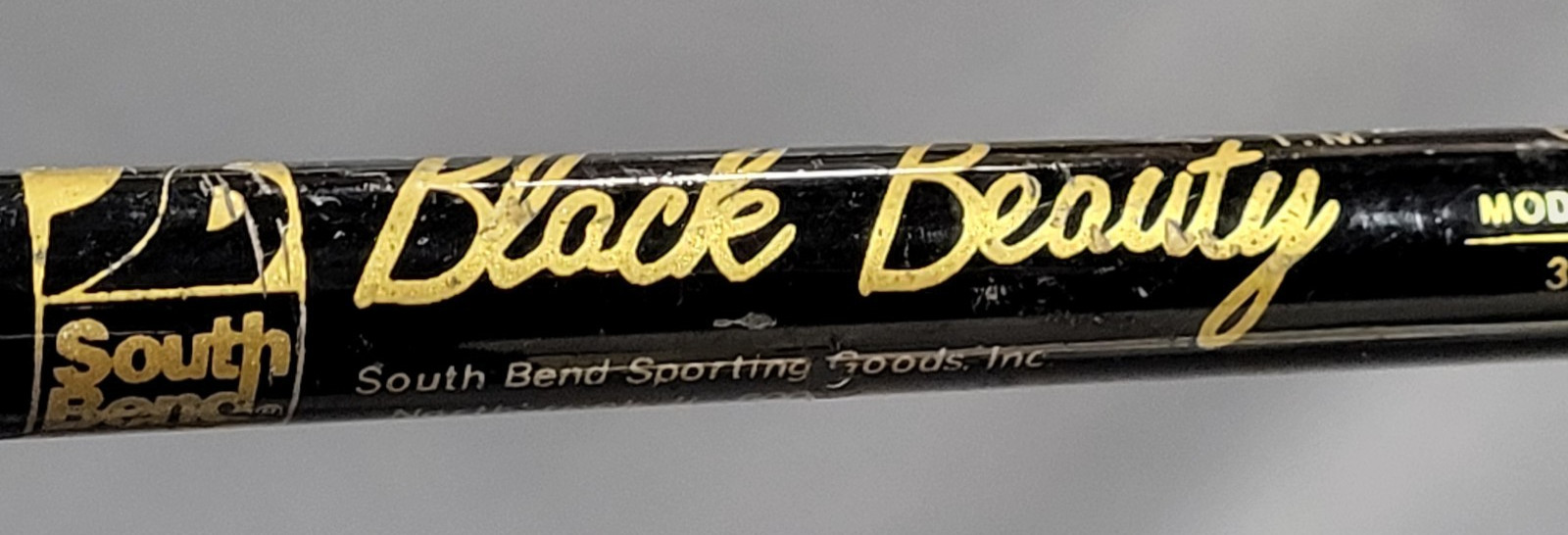 South Bend Black Beauty 6’6″ Walleye Medium Action #3345 Spinning Rod, VG Cond