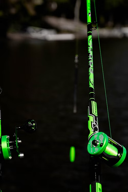 Mad Katz Green Legacy-Med/Heavy Action 20-60 lb 2-16 oz Lure (Casting)