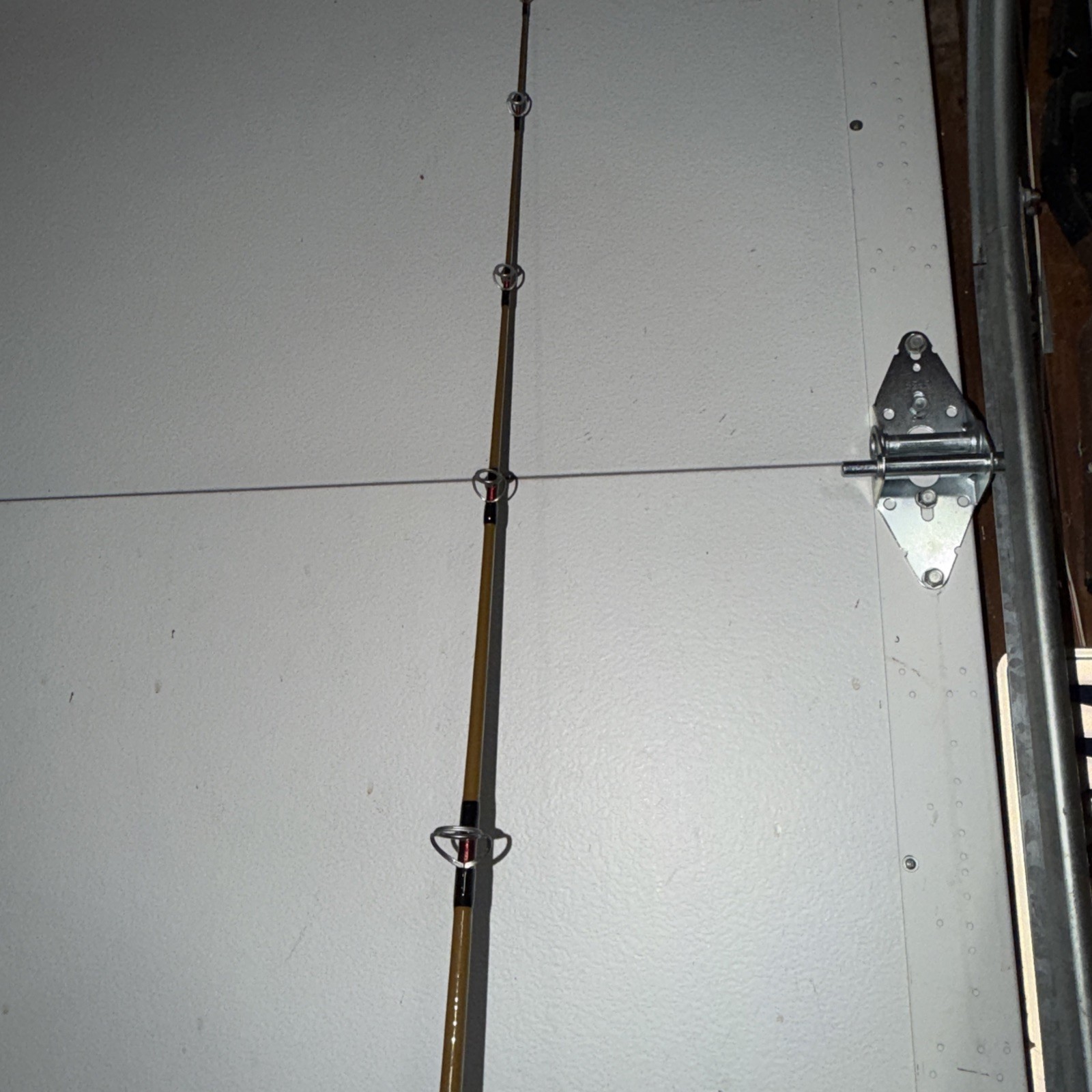 Ugly Stick Shakespeare Tiger Stick Fishing Rod – 7’0”Medium 20-50 LB Line 1-6 Oz