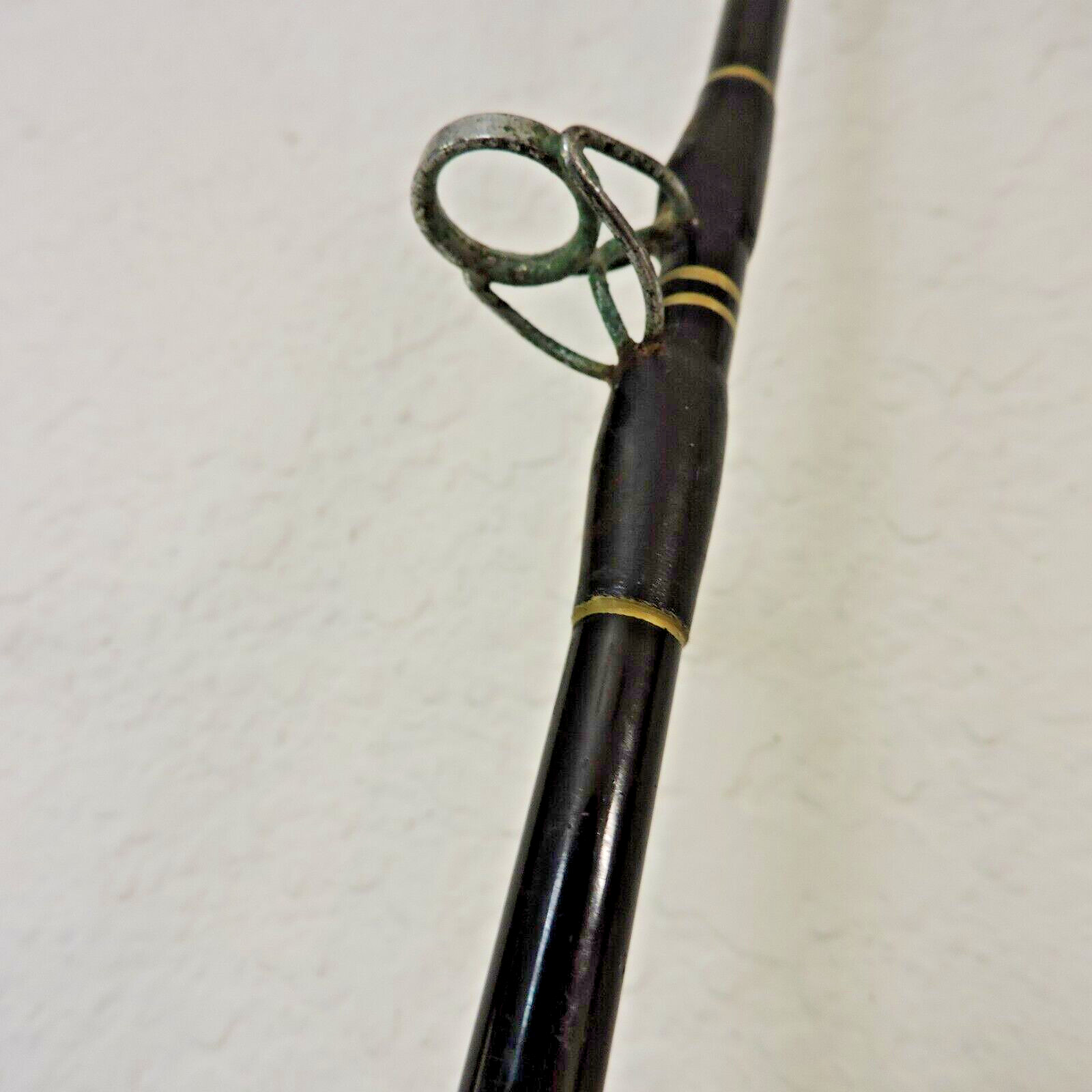 Shakespeare Tidewater TW 66 3/0 F 6’6″ Medium 20-40 lb Line Rod