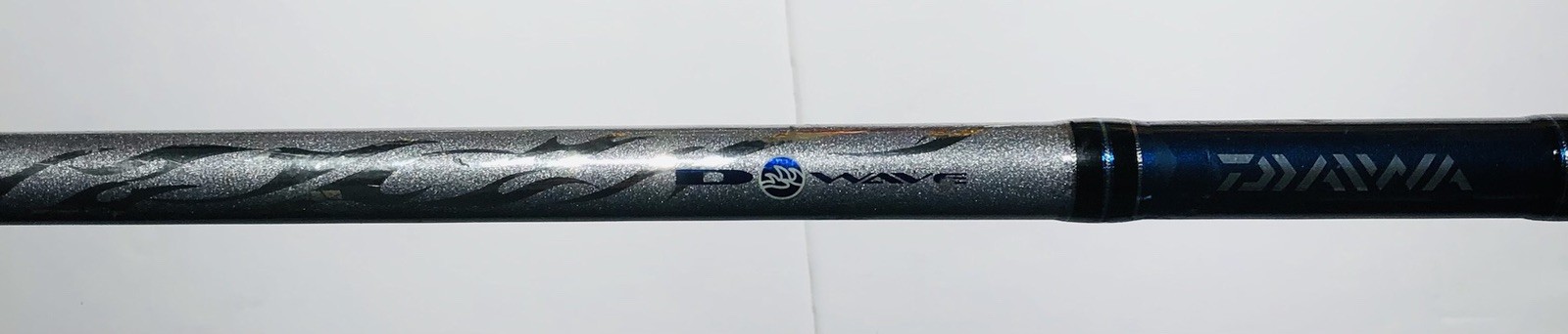DAIWA D WAVE (DWA F802 MFS) 8’0″ 2 PC Med 12-25LB Spinning Rod & 4000-B Reel