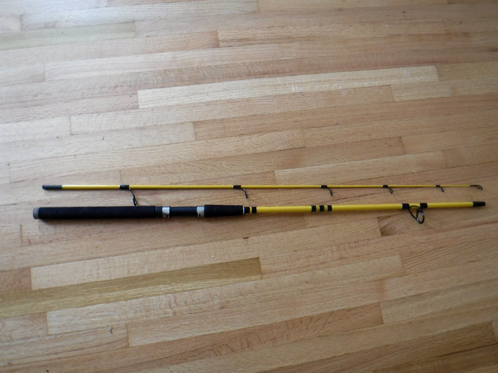 EAGLE CLAW “WATER EAGLE” WE200-8′ SPINNING MED HY Line 10-25 lbs Lure 1/3-3 oz