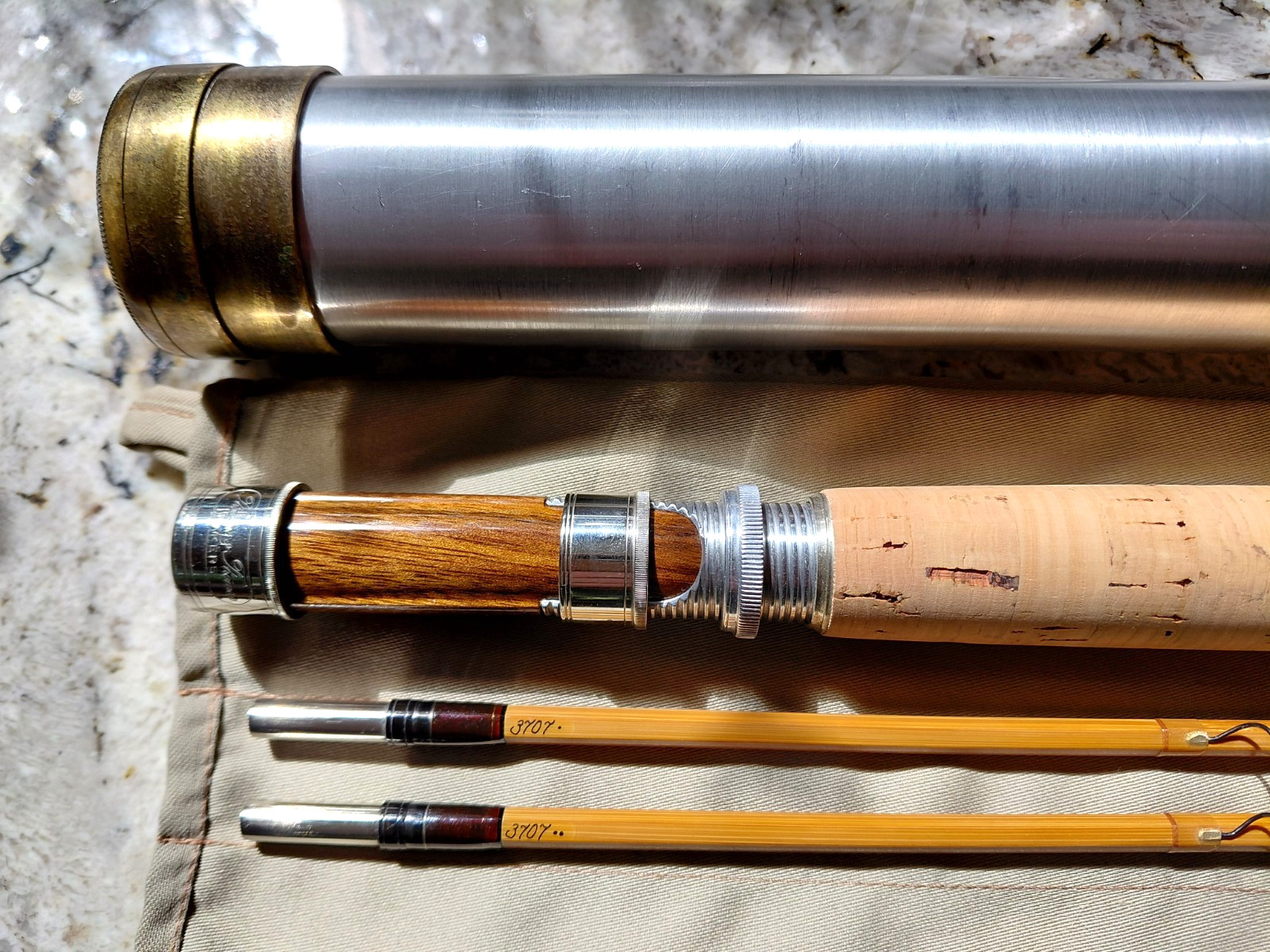 Thomas & Thomas Classic 8″ 6wt 4.8 oz SN# 3707 Bamboo Fly Rod Excellent 97 %