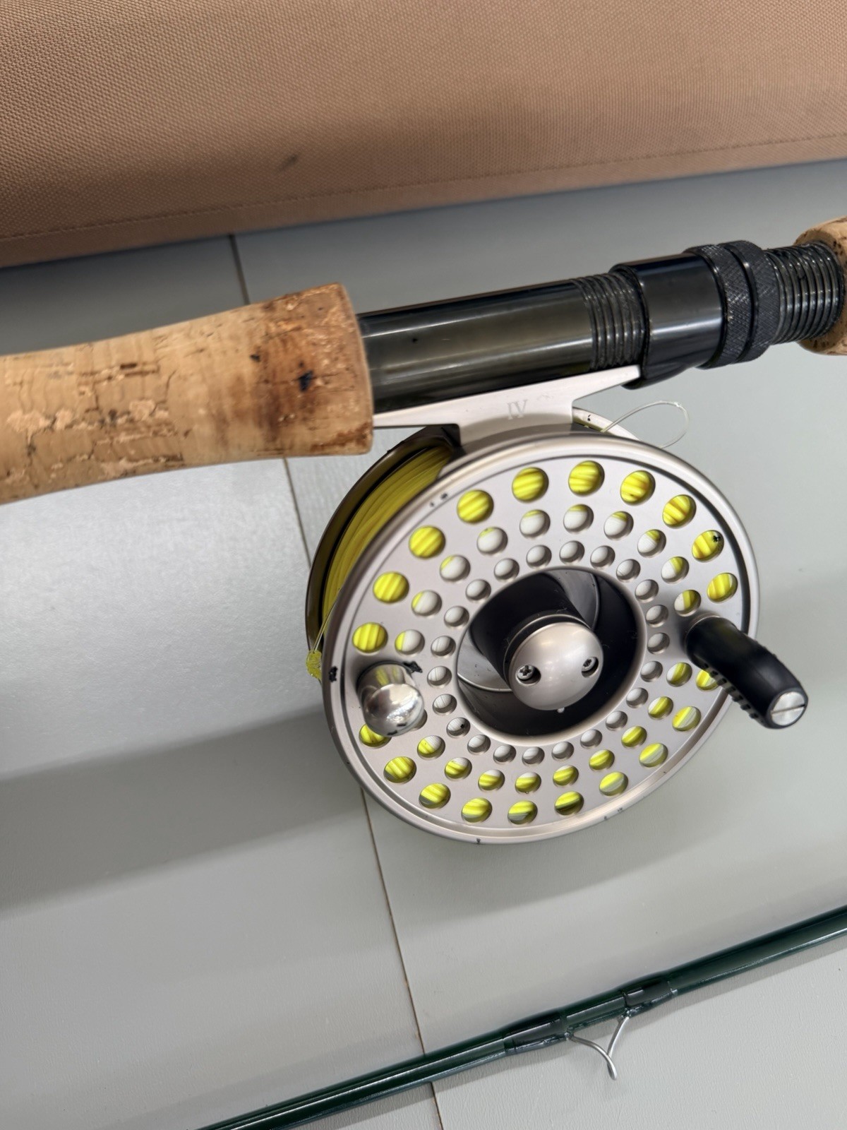Temple Fork Outfitters IM6 Graphite 9’ 9wt Fly Rod + Osprey IV Reel Hard Case *