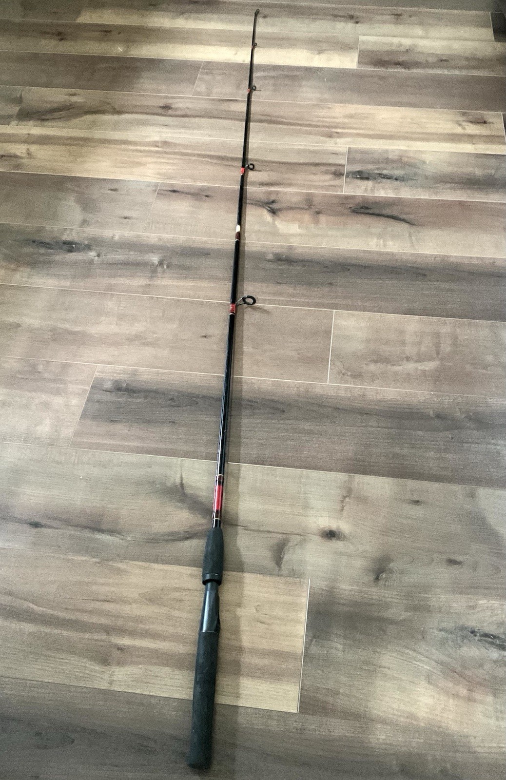 Shakespeare Contender 6’6″ 2pc Spinning Rod, HSS-652M – Medium Action