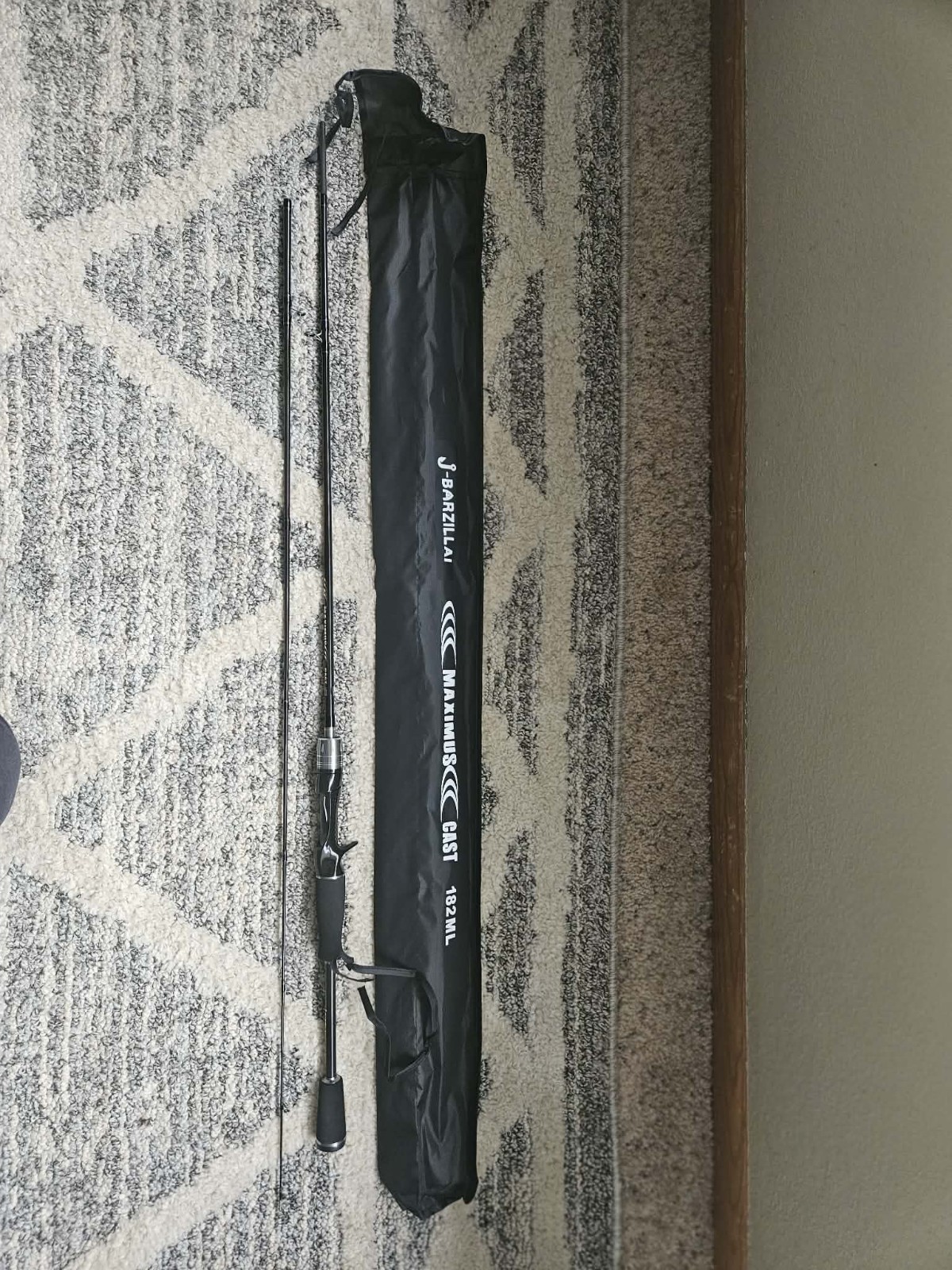 J-BRAZILIA Maximus Cast 182ML 6′ ML Fast Carbon Casting Rod 2pc Case