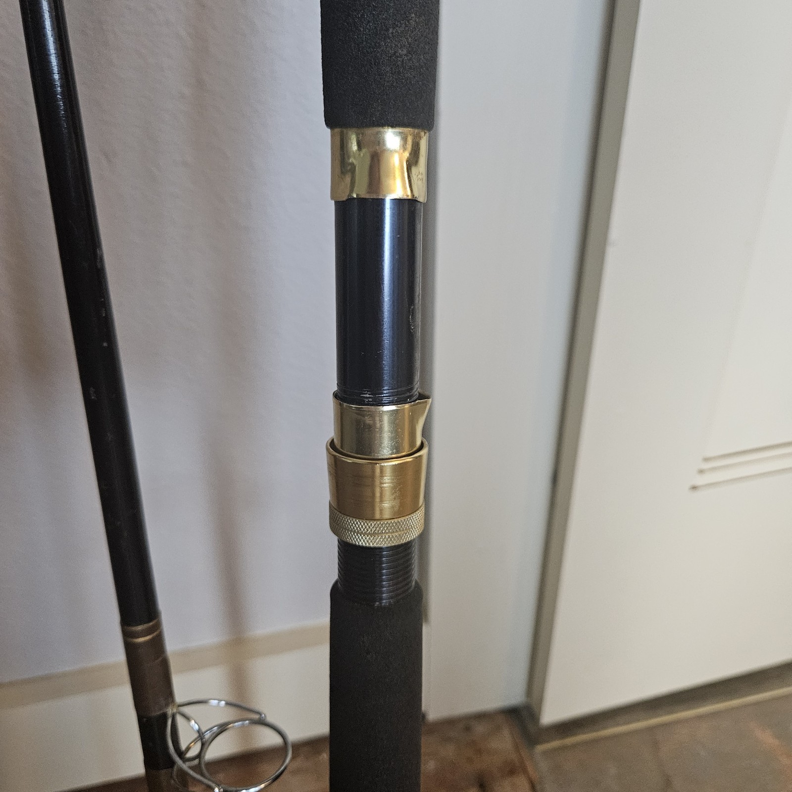 Master Model 5200 Black Graphite Spinning Rod 2 Piece Big Game Fishing Pole 8ft