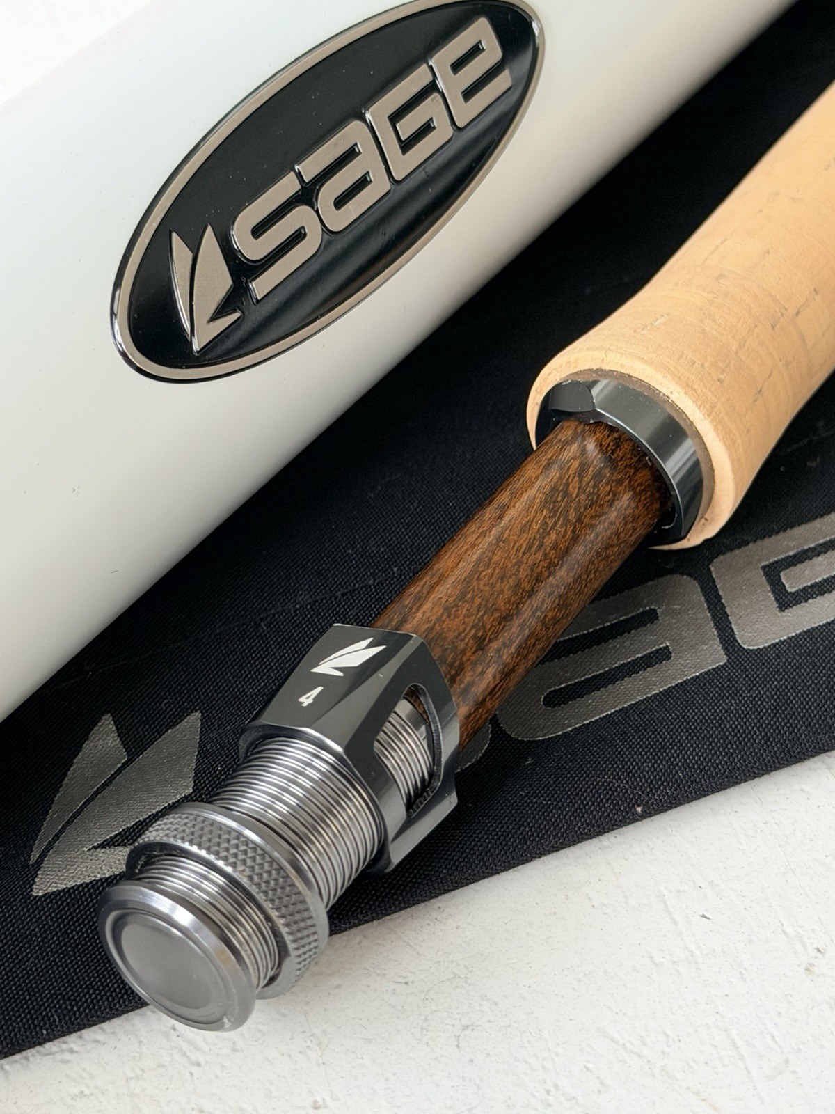 **BEAUTIFUL** 🔥 SAGE R8 Core 4wt. 9’ft FlyRod!!🔥~LEGENDARY~🔥