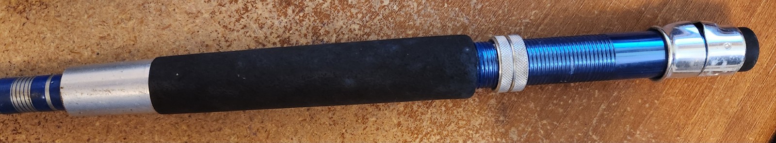 Master silver series model 3080 fiberglas fly rod 8ft (Made in Korea) – Lot 3822