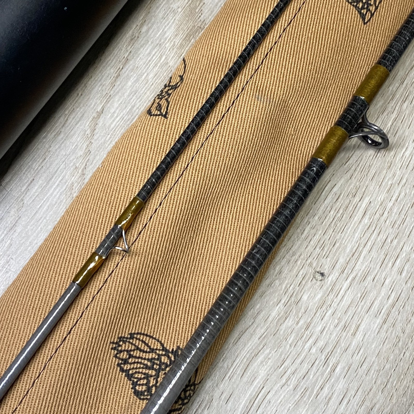 ORVIS Graphite “FAR AND FINE” 5wt 7’9″ Fly rod w/Sock Tube