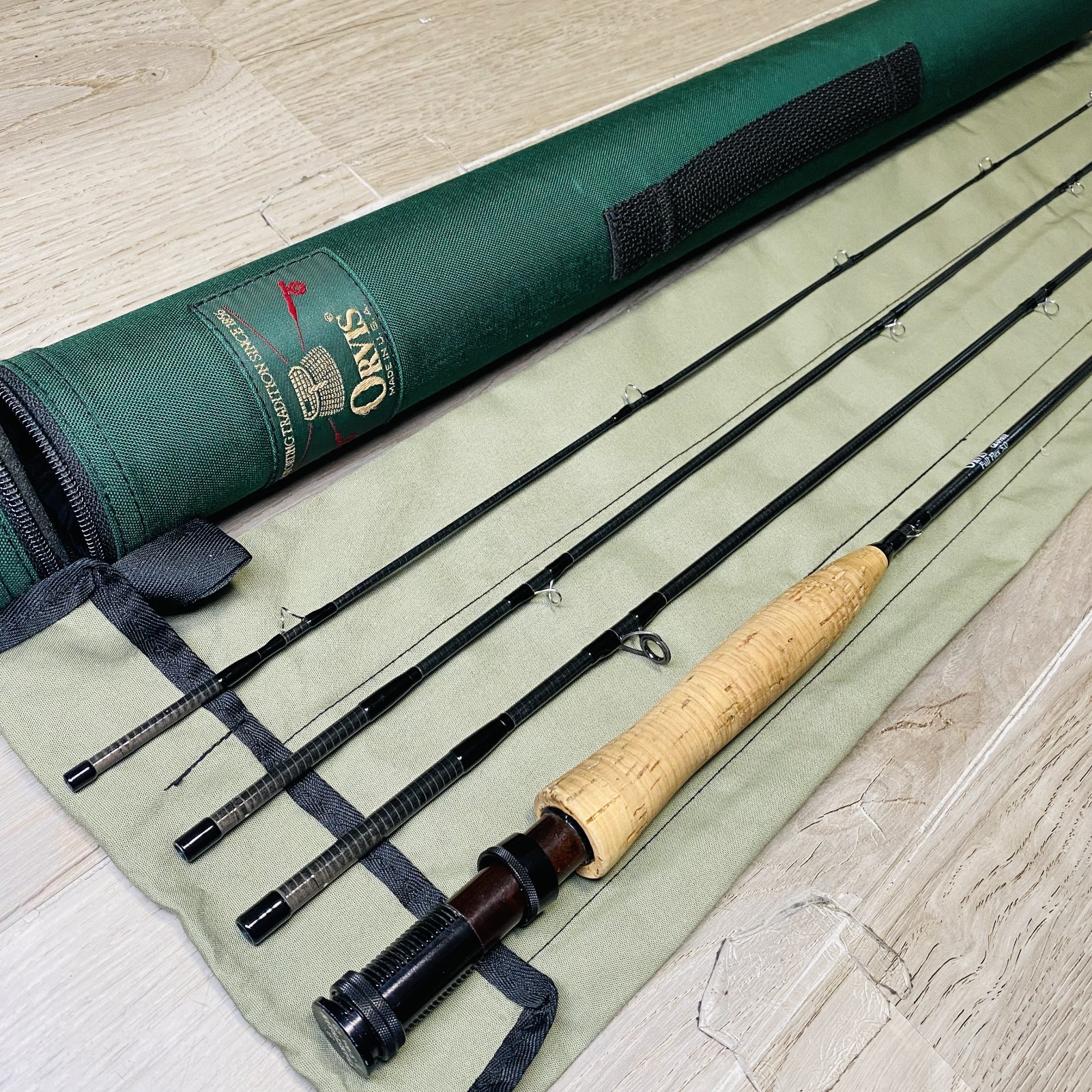 ORVIS Graphite TRANSTREAM 8’0” 3wt Fly rod w/Tube Case Sock
