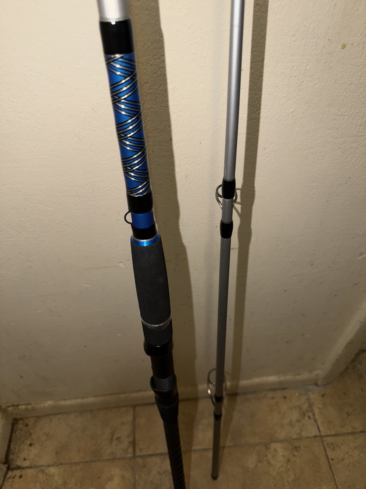 QUANTUM STRIVE SURF ROD SVS102H2040MF 10 FT 20-40 LB 2 PC BLACK,SILVER,BLUE
