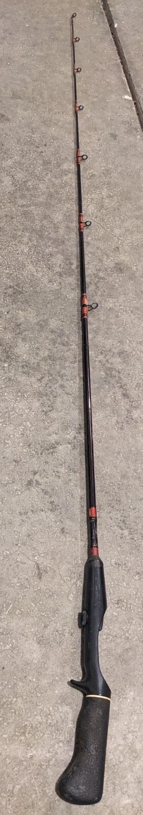 Bass Pro Shops tourney Special IM6 5’2″ 1 Pc Baitcasting Vintage Fishing Rod