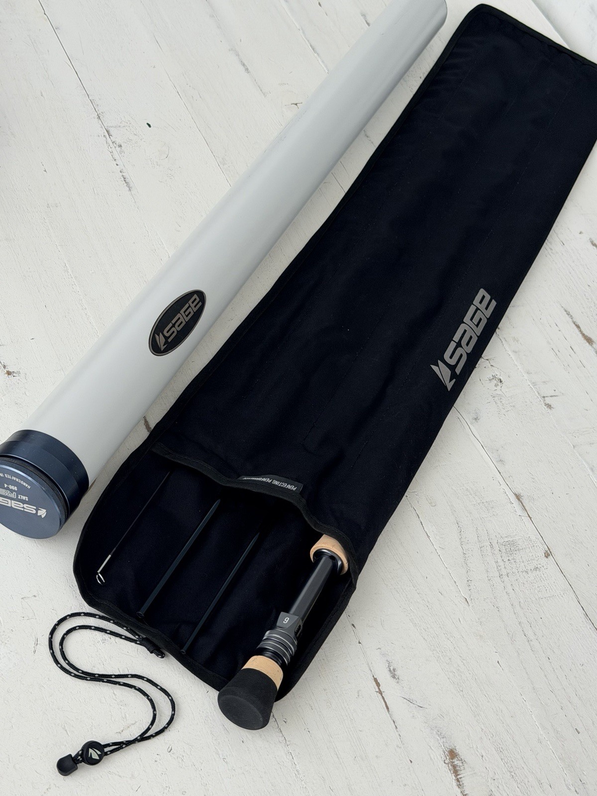 **BEAUTIFUL** 🔥 SAGE R8 SALT 9wt. 9’ft~4Pc FlyRod!! 🔥~LEGENDARY~🔥