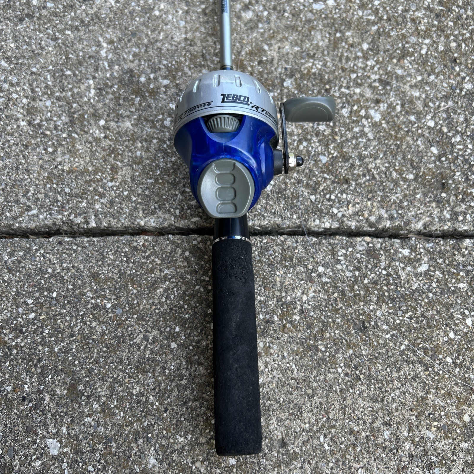 Zebco RT Series Spin cast Combo, Blue And Silver.