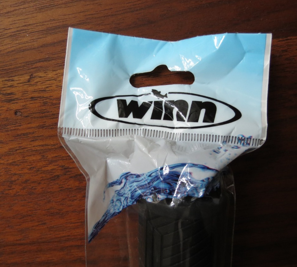 NEW WINN Saltwater AVS Straight Cylinder Grip Black 15″ WINNDRY Polymer
