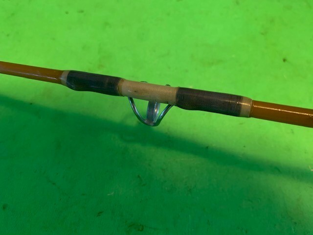 VINTAGE SABRE GOLDEN 6 FOOT 6 INCH 20 TO 50 POUND RATED CONVENTIONAL FISHING ROD