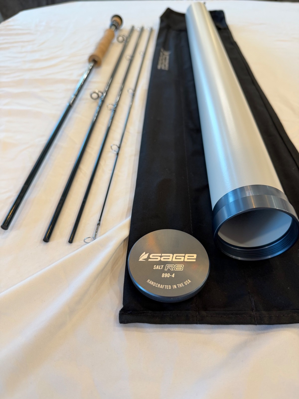 Sage SALT R8 890-4 Fly Rod 9ft 8wt Fast 4pc w/ Tube & Rod Sock