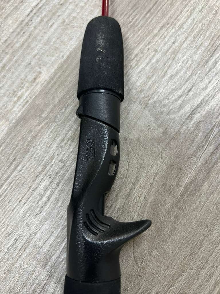 Zebco E8CO Casting Fishing Rod 31” Long.