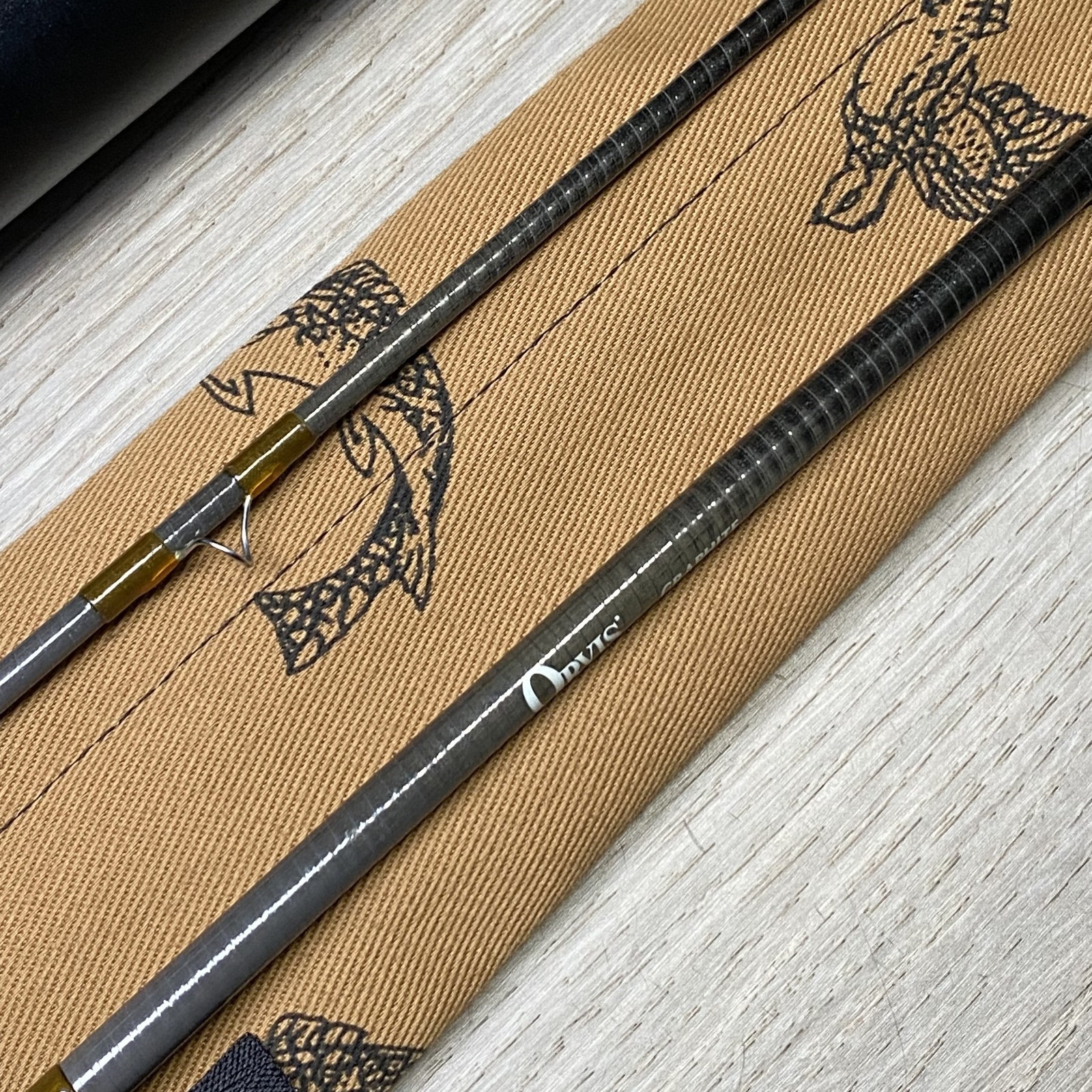 ORVIS Graphite “FAR AND FINE” 5wt 7’9″ Fly rod w/Sock Tube