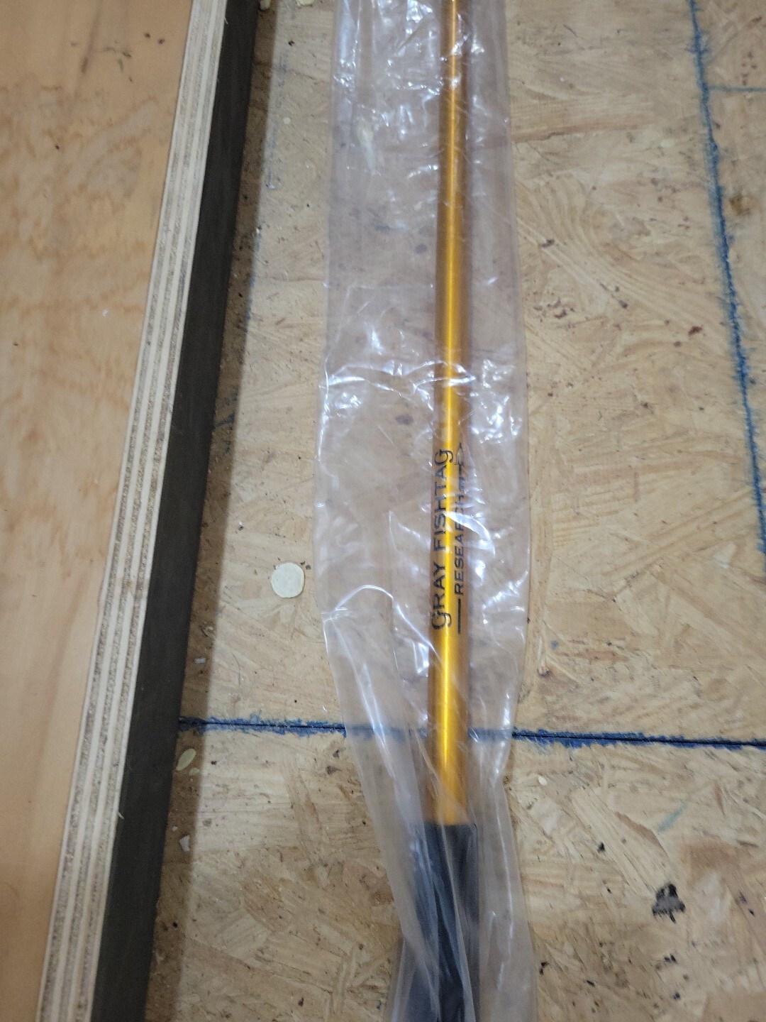 New Gold Aftco 6′ Tag Stick