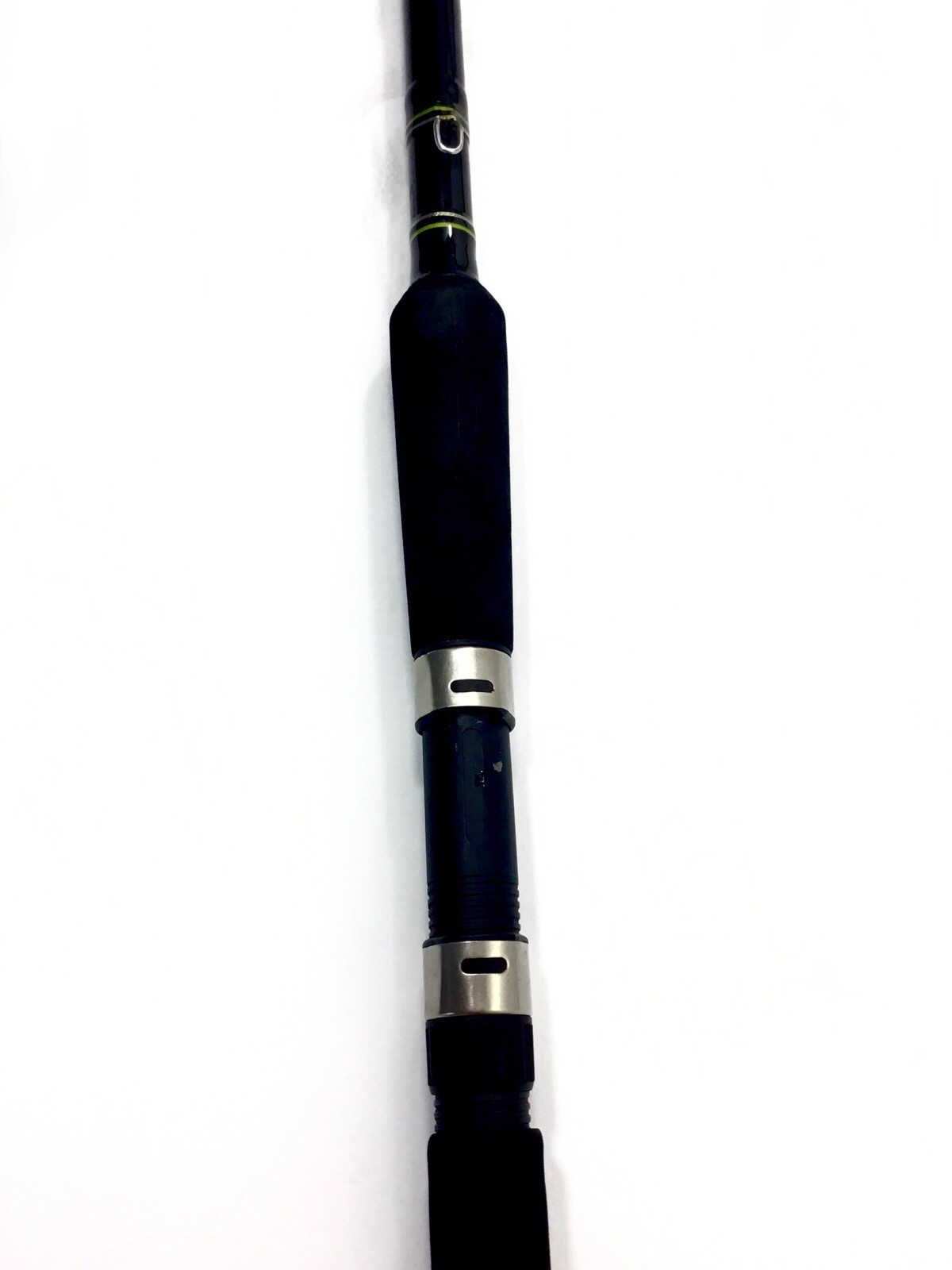 Bass Pro Shops CB100080MH Cat Buster 10′ 2 Pc. Surf Spinning Fishing Rod CLEAN