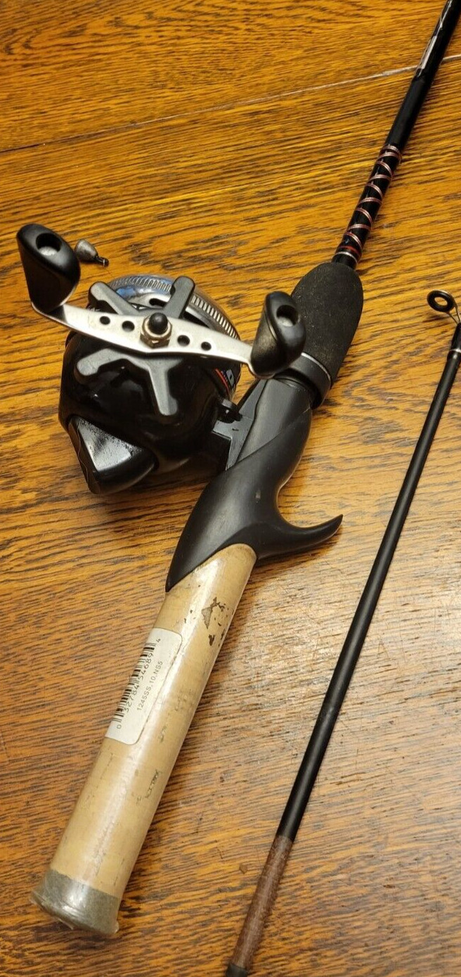 Combo Zebco Dura Action 1245SS-GWD4 562M 5 1/2′ Rod 202SS Spin Cast Fishing Reel
