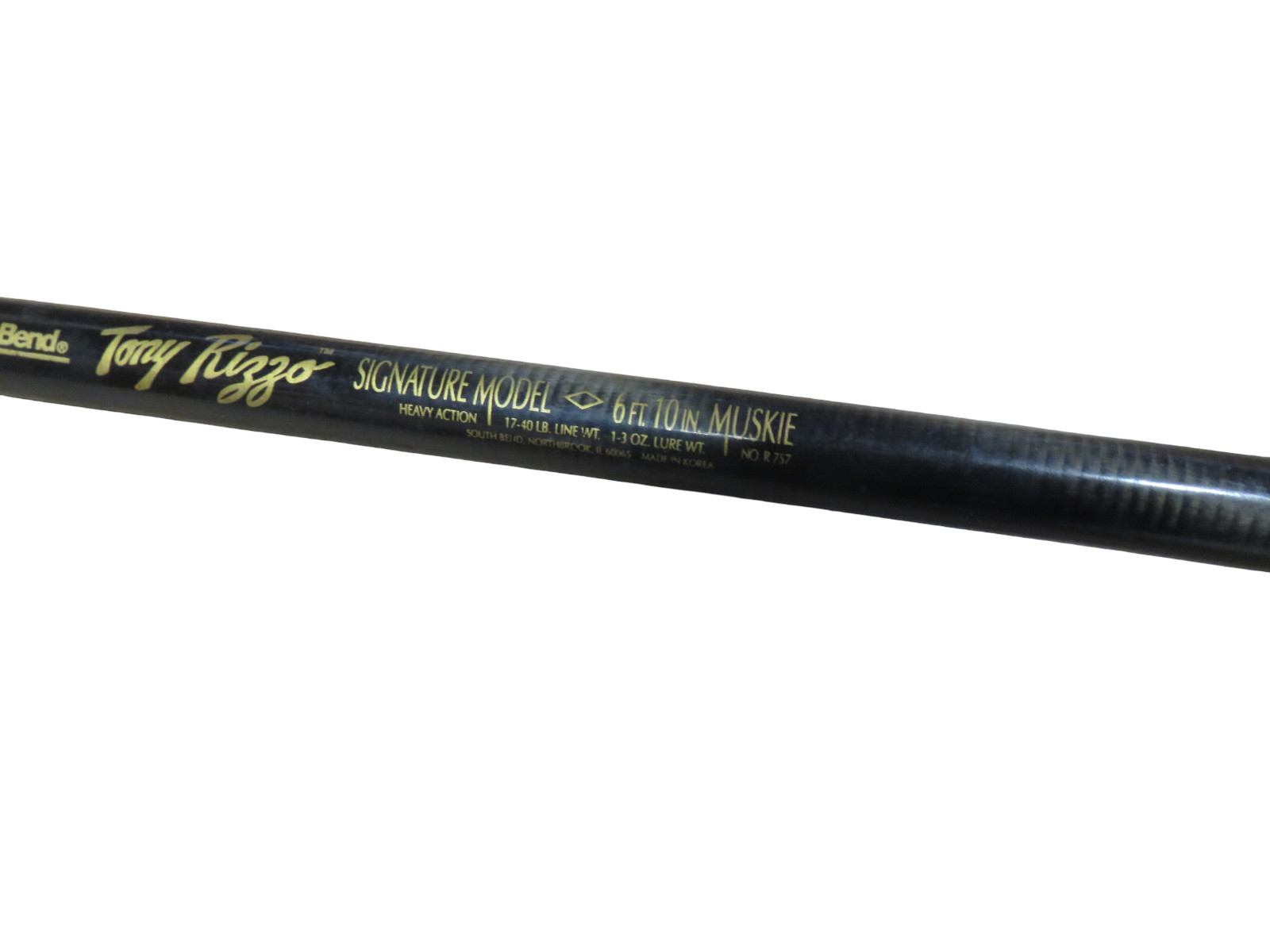 South Bend Signature Tony Rizzo Muskie Fishing Rod 6′ 10″ Heavy Action Casting
