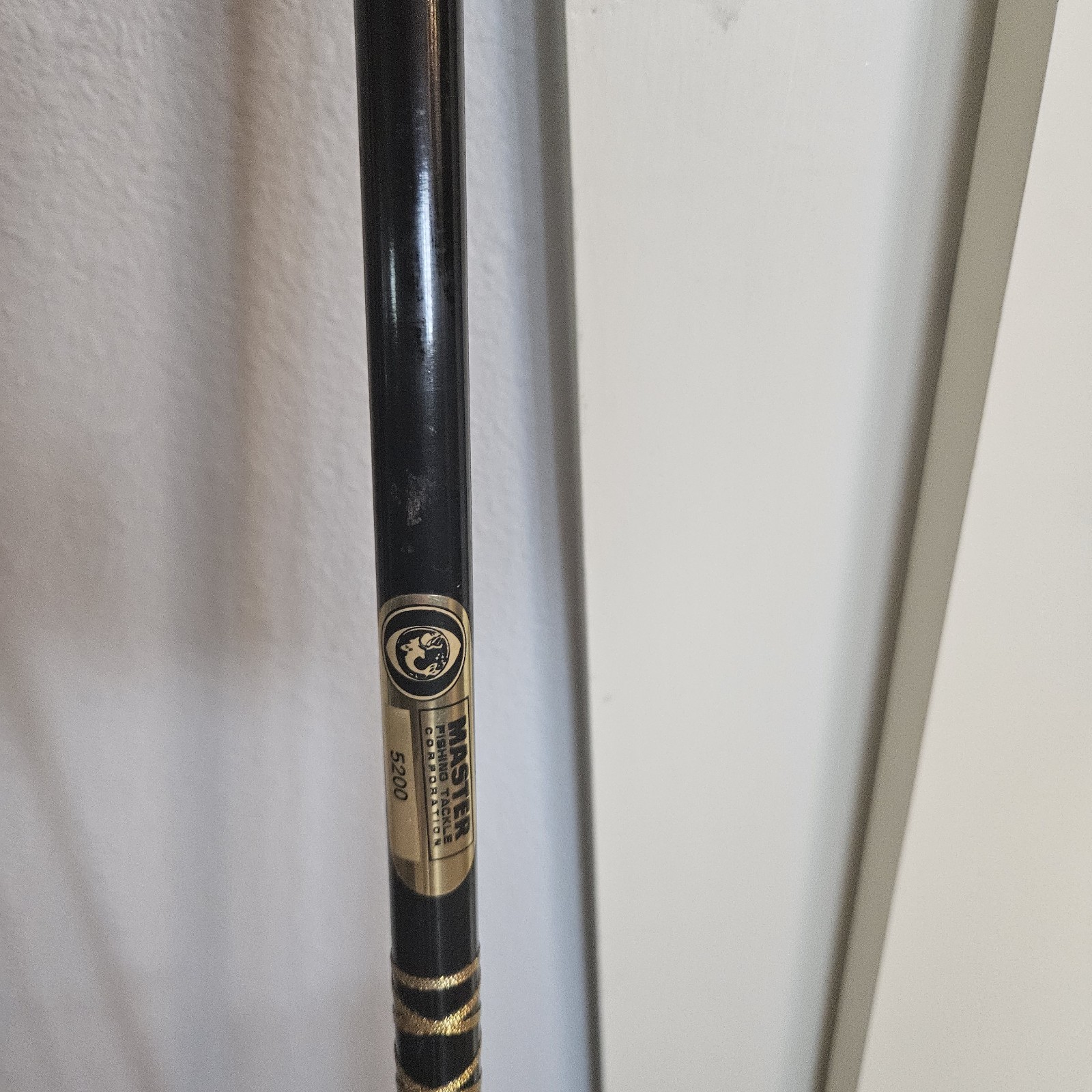 Master Model 5200 Black Graphite Spinning Rod 2 Piece Big Game Fishing Pole 8ft