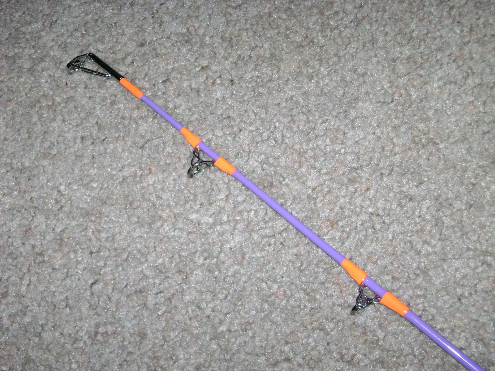 GLOW ROD MEAT HUNTER FLEX 6′ SPINNING -BIG FISH- GLOWS PURPLE UNDER BLACK LIGHT!