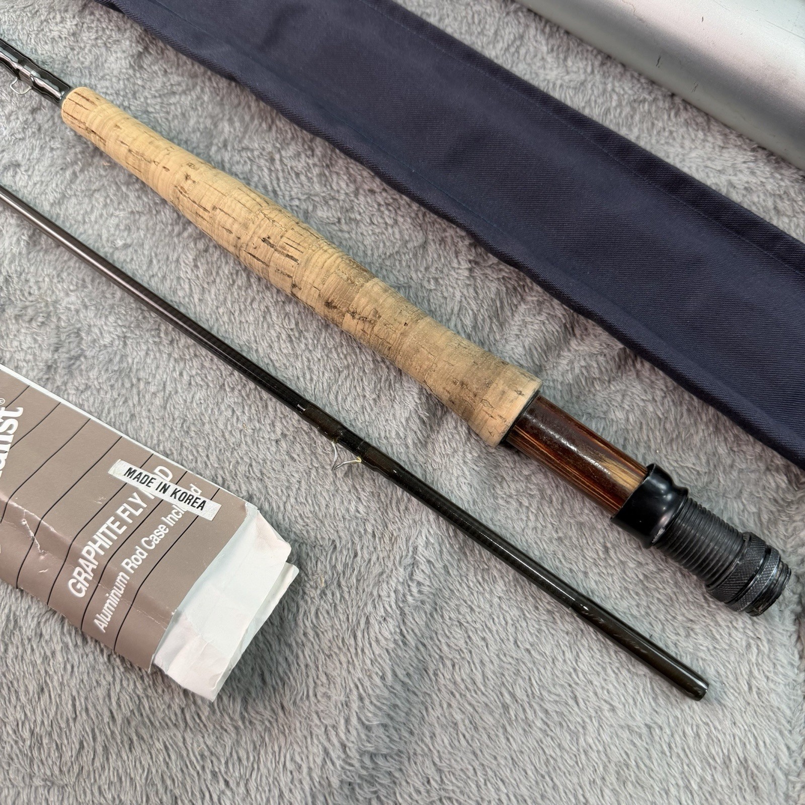 Pflueger Medalist Graphite Fly Rod 8′ #6 Line FY 80-67 w Sock & Aluminum Tube