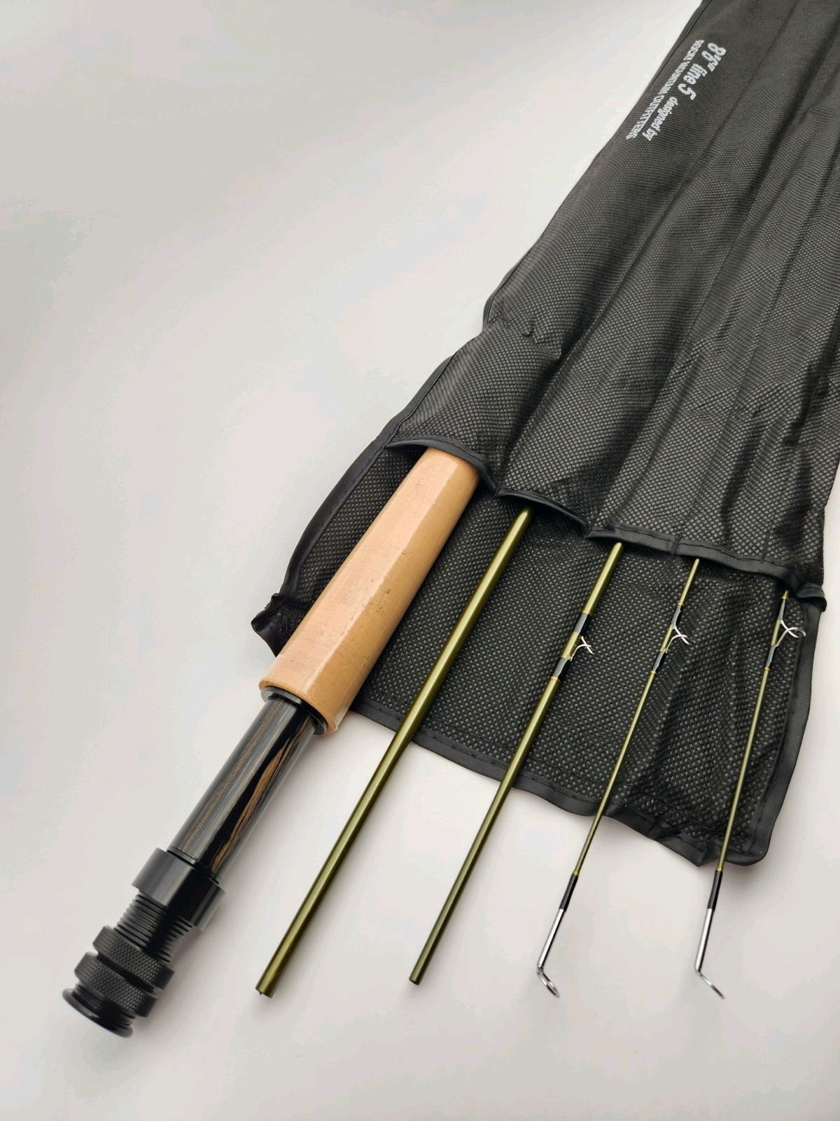 8′ 6″ 5wt Rocky Mountain Outfitters Fly Rod With 2 Tips, Sock, And Rod Tube
