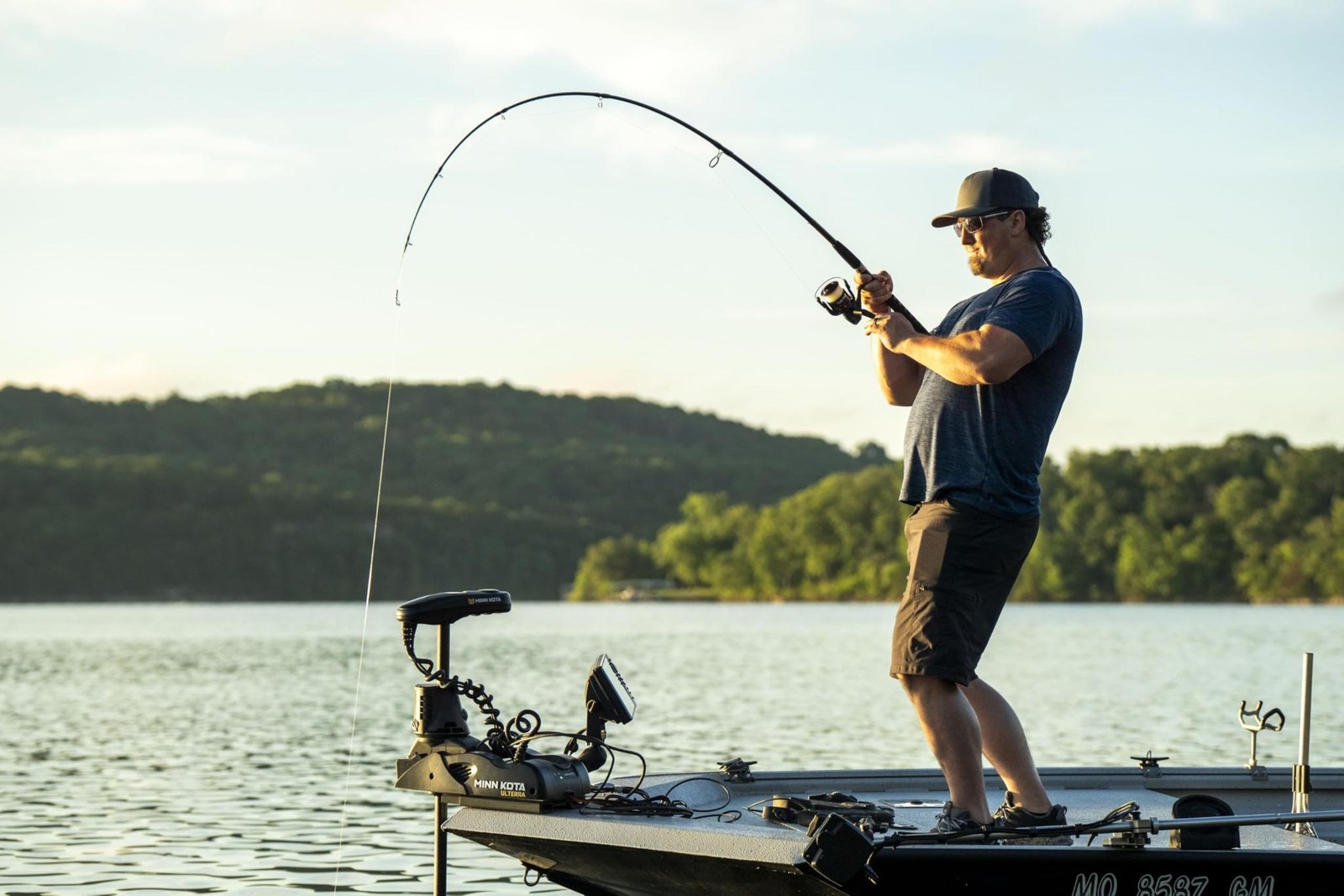 Ugly Stik GX2 Spinning Reel and 6′ Fishing Rod Combo, 2-Piece, Graphite and Fibe