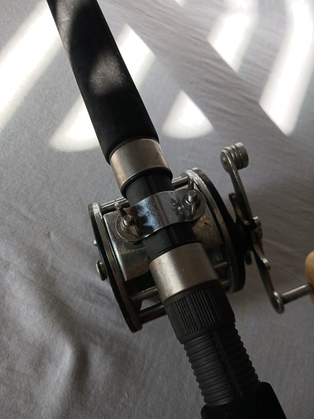 Shakespeare Tidewater Fishing Rod BTW60 SUR 6′ 30-80 lb + Penn Longbeach 67 Reel