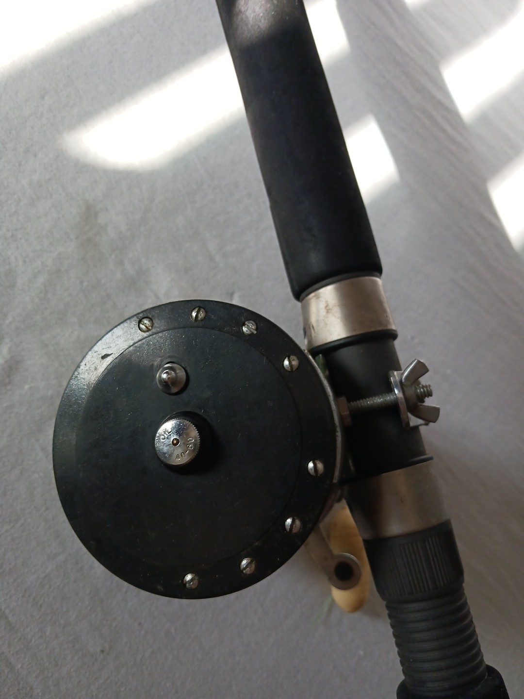 Shakespeare Tidewater Fishing Rod BTW60 SUR 6′ 30-80 lb + Penn Longbeach 67 Reel