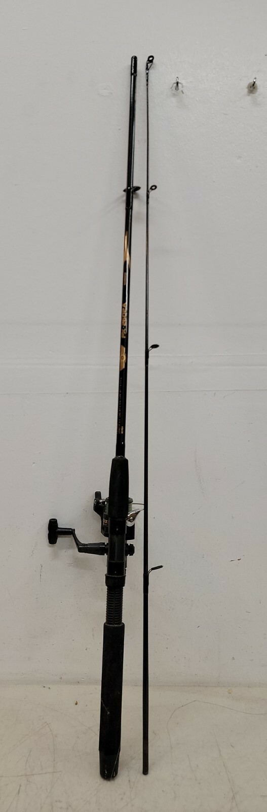 Shimano FX-2602A Spinning Rod 6 ft with FX 2000 Shimano reel