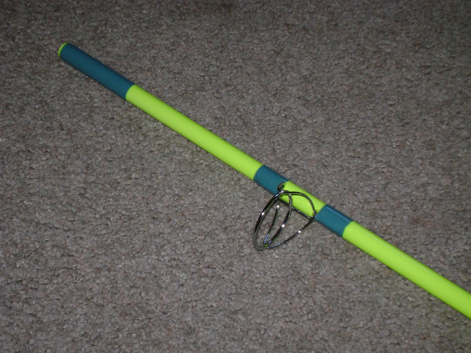 GLOW ROD MEAT HUNTER FLEX 10′ HVY SPINNING -GLOWS LEMON UNDER BLACKLIGHT !